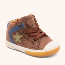 holger dark brown