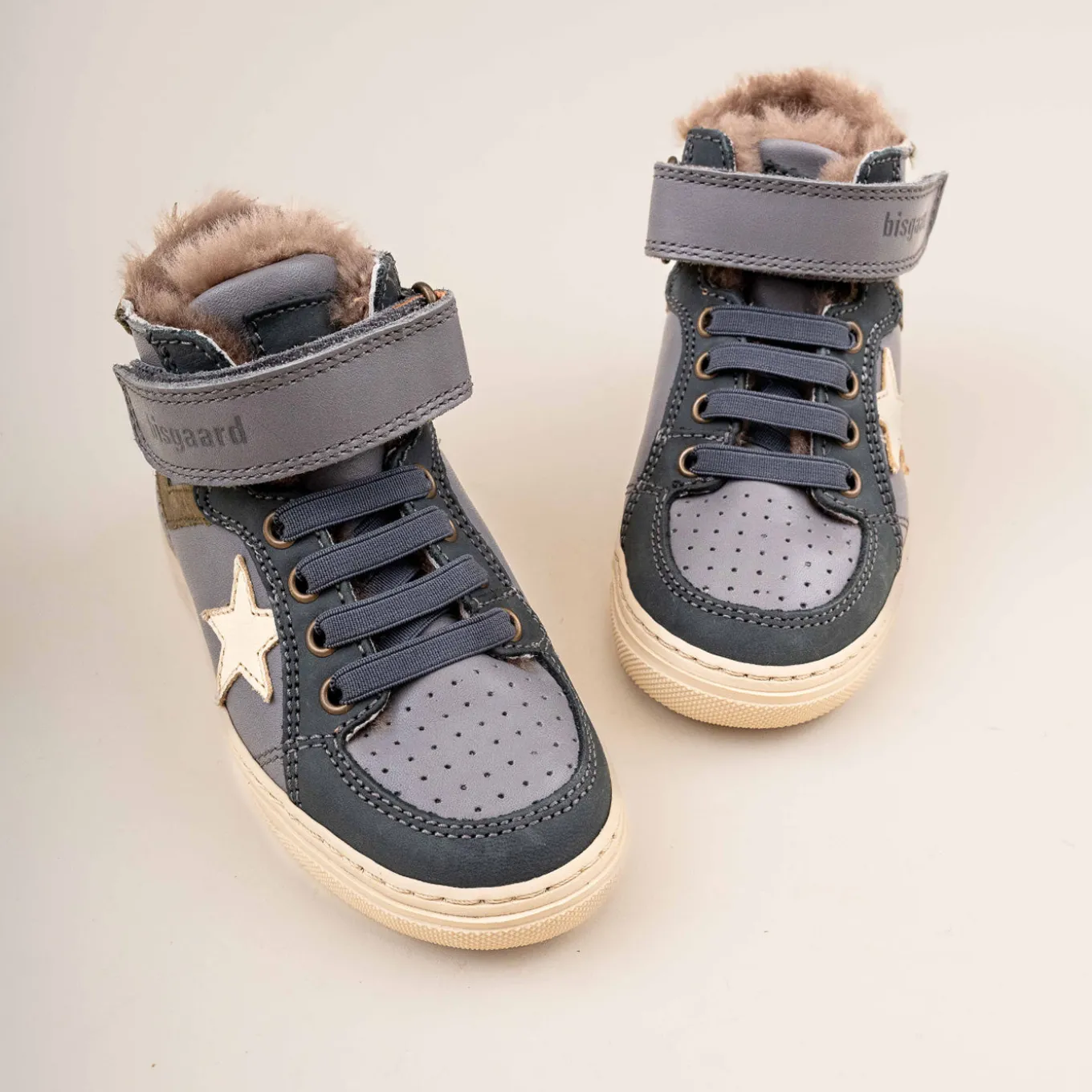 isak lamb grey