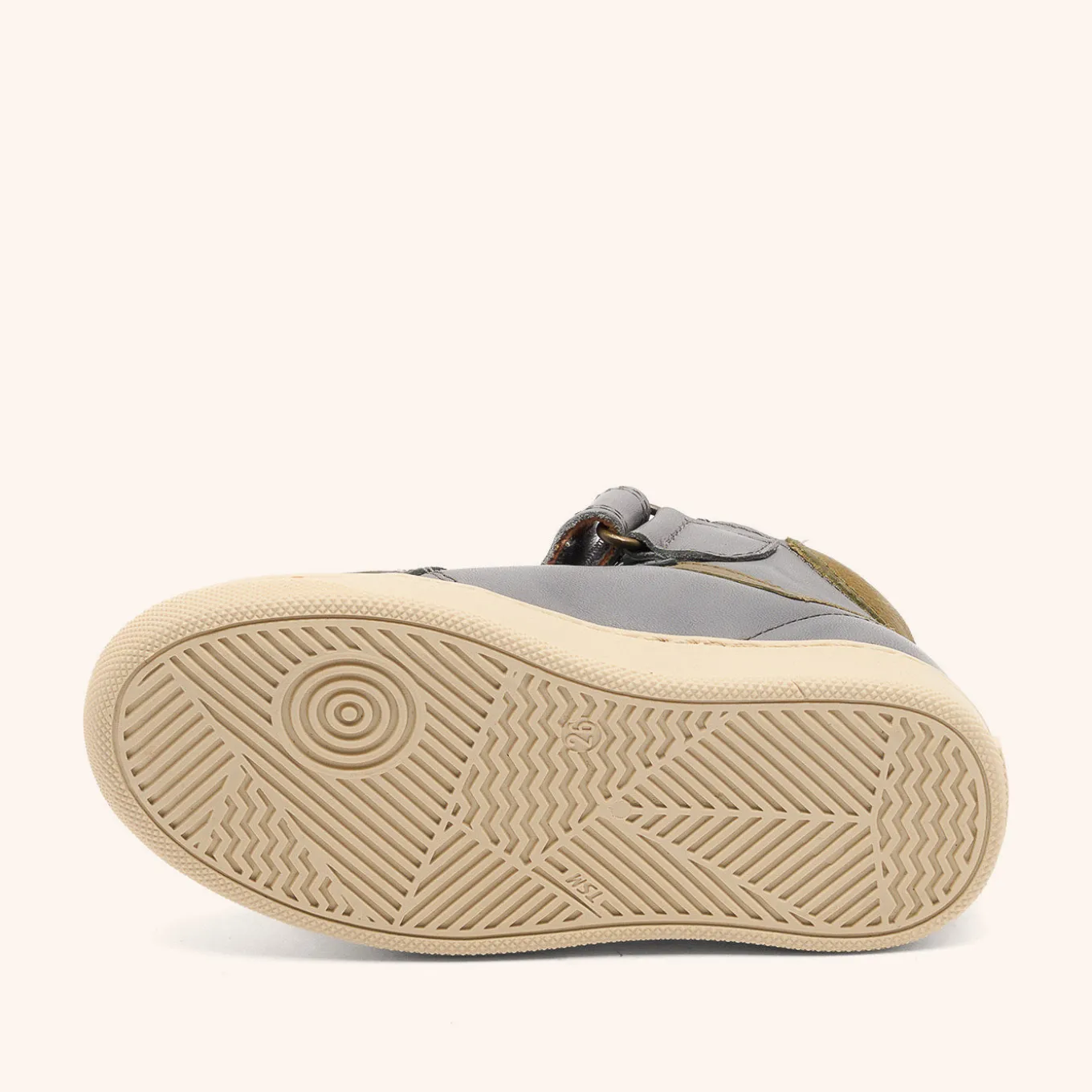 isak lamb grey