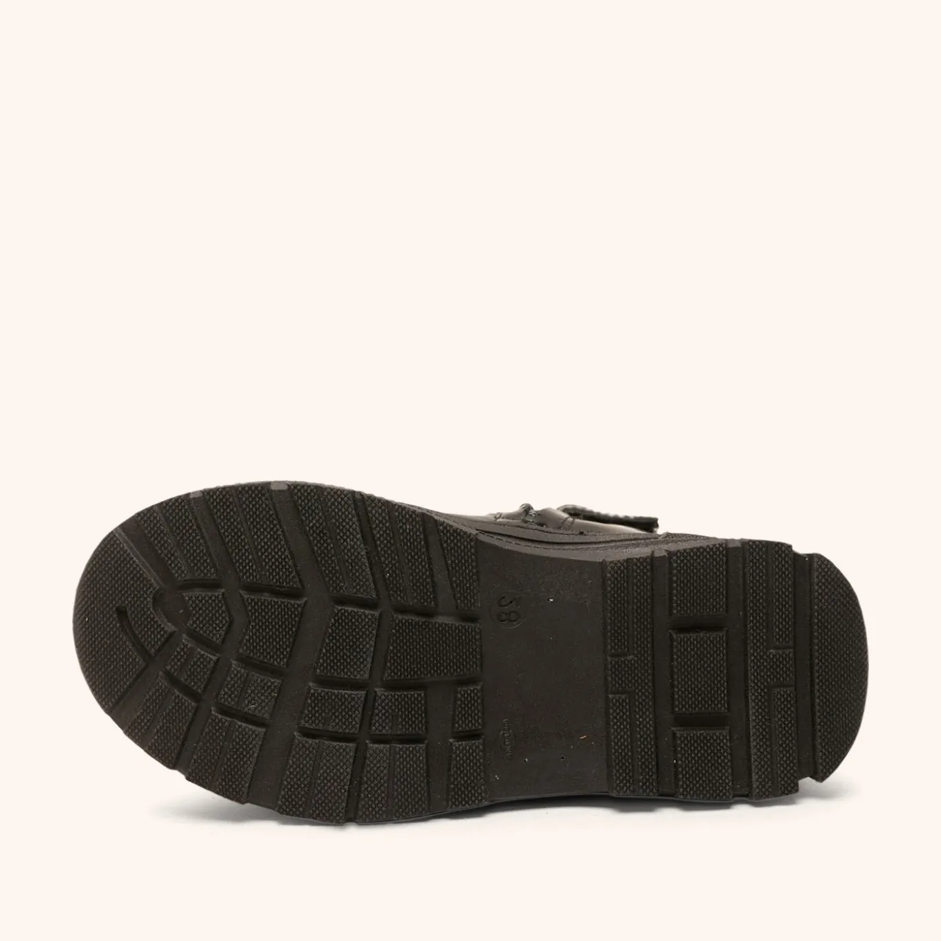mila lamb black polido